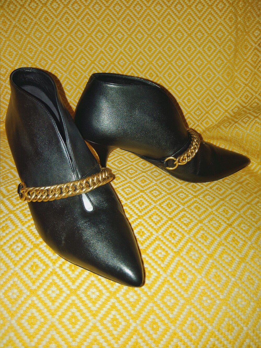 Burberry Bronwen Chain Trim Black Kitten Heel Ankle Booties Sz 37.5 - Picture 1 of 7